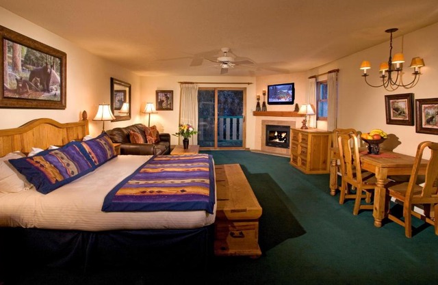 Alpine Village Suites