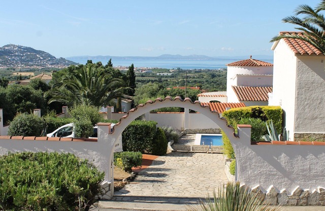 Alquiler de casa con piscina y vistas, max.7 personas, Roses