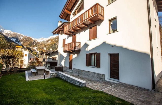 ALTIDO Warm Flat for 4, w/parking in Courmayeur