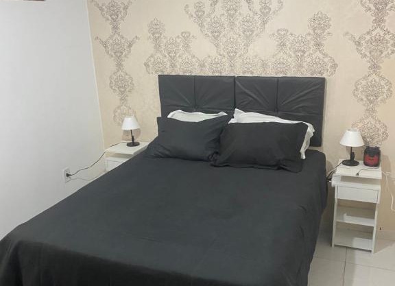 Alugo quarto não é apartamento todo, perto da praia