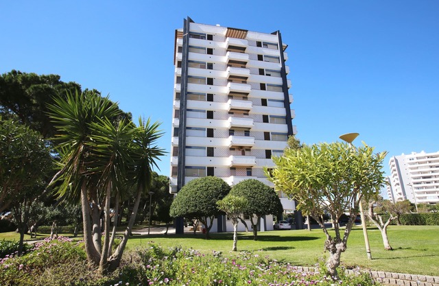 Lebe den Traum. Der Traum der Algarve am Strand