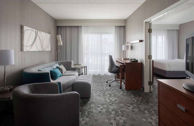 Always a Great Idea To Unwind! Close to Dilla Street, w/ Pool, Pet-Friendly