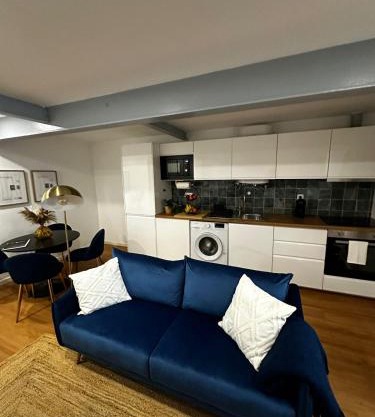 Amadora Flat 1