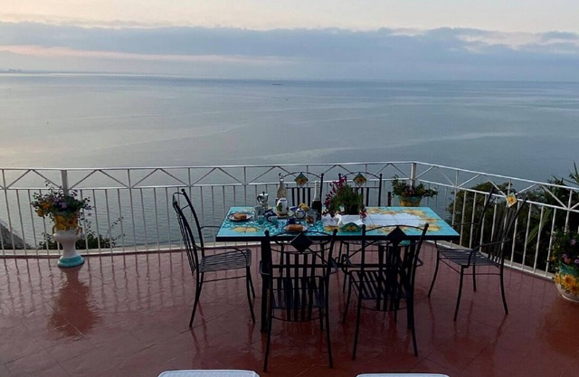 Amalfi Coast Mar-Isa, where the sky meets the sea..............
