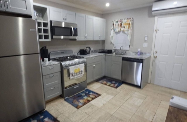 Amani Island Homes & Apts Peaceful 2 Bedroom 1 Bath - Unit 2