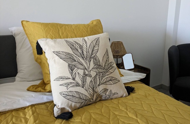 AMARELO the YELLOW room