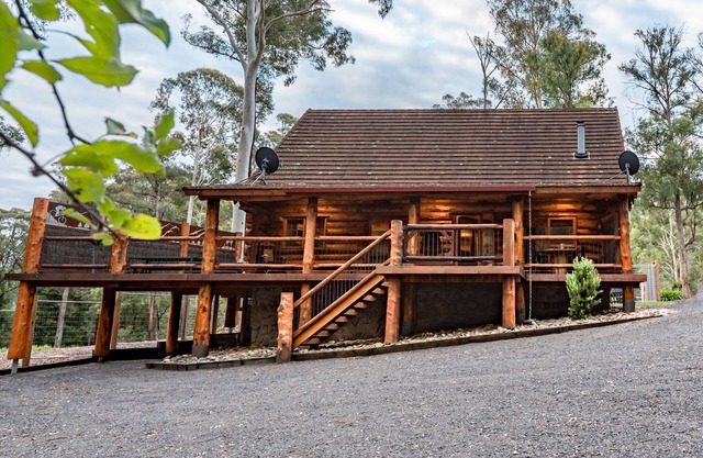 Amaruq Log Cabin - Book now for Winter