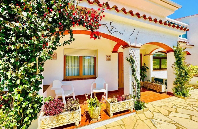 Amata CostaBravaSi - A/C, BBQ, outdoor dining area