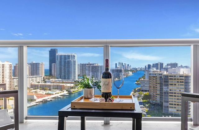 Amazing 1BR Apartment + Pool + Fitness Center