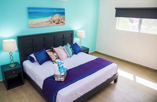 Amazing 2 BD 2 Bath | Rooftop patio & pool | Walk to beach | Family friendly
