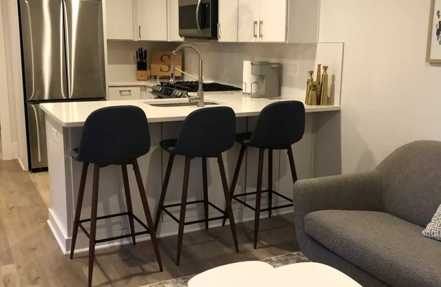 Amazing 2 bedroom apt - centrally located in DC!