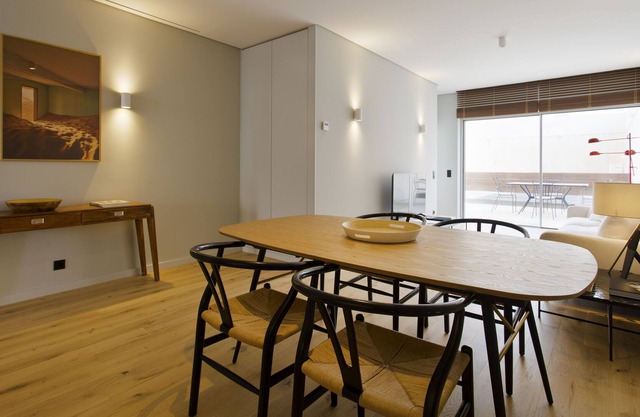 Amazing 2 bedroom Apt w/ Terrace, 2 min walk from the BEACH