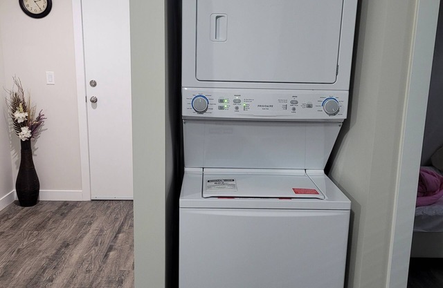 Amazing 2 Bedroom Suites. Very cozy and pet-friedly