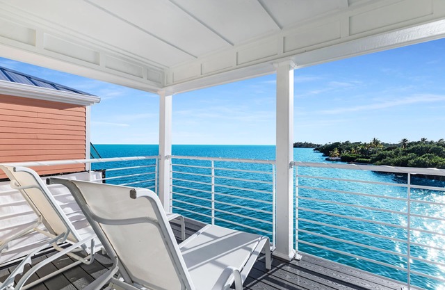 2 bedroom waterfront home with a boat slip, in a resort!