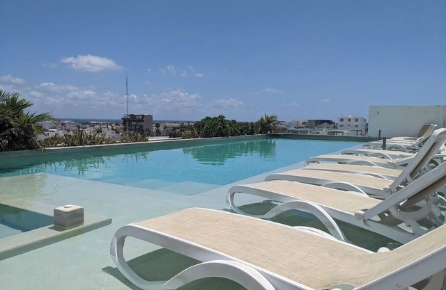 Amazing 2 floor penthouse w/PRIVATE rooftop