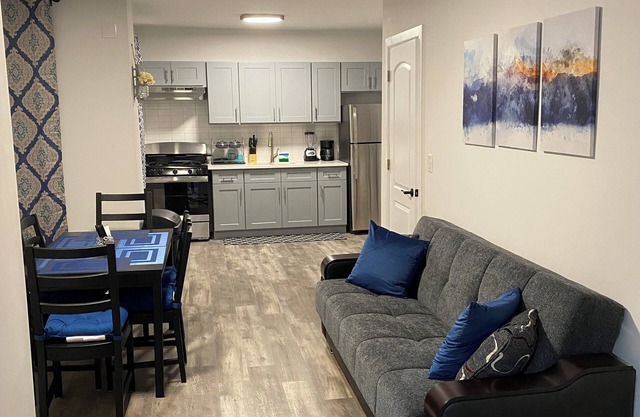 Amazing 2BR Apt in the Center of Brooklyn & 30 Minutes From Midtown Manhattan