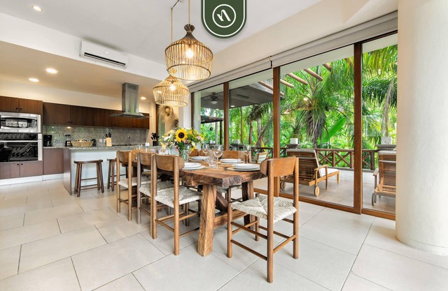 Amazing 2BR Condo - Lagoon Pool, Golf