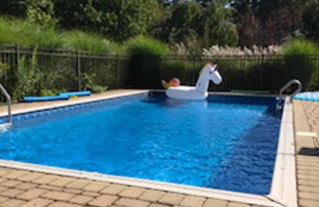 Amazing 4 BR Catskills Oase mit Pool - für 10-12!