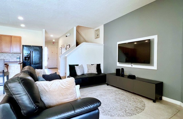 Amazing 4BR 3 Bath Resort Townhome with Splash Pool-4686TD