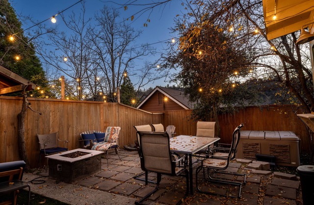 Amazing 4BR home in the heart of Julian! Fire pit, Hot tub