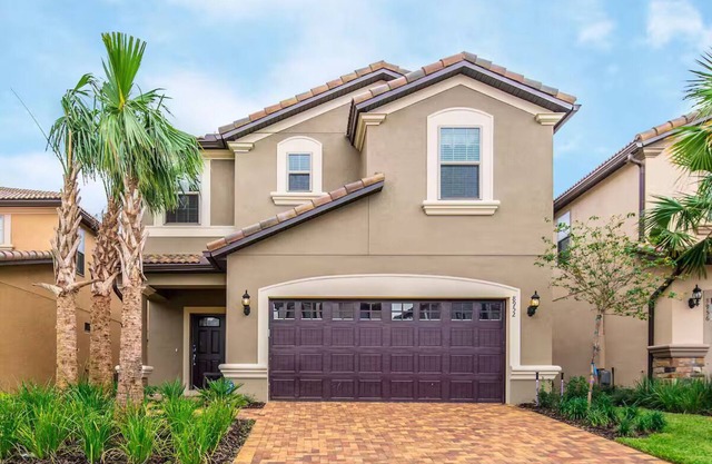 Amazing 7BDR Villa 20 mins from Disney and Epic! Private pool & Resort access