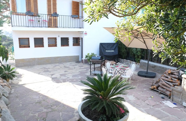 Amazing and Spacious house in Cala Canyelles.