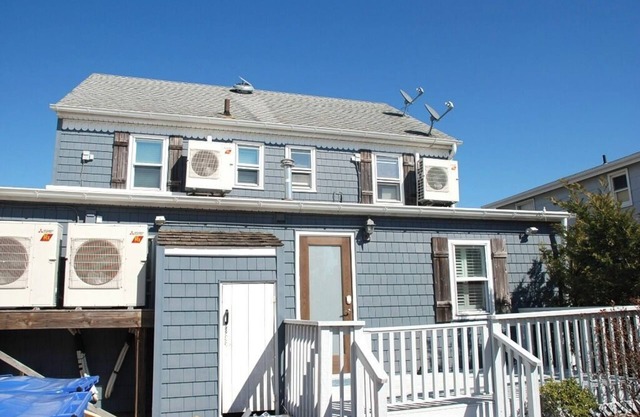 Amazing apartment close to all Beach Haven has to offer.