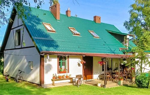 Amazing Apartment In Chwarzenko