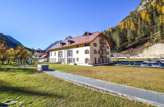 Amazing Apartment In Località Carbonin