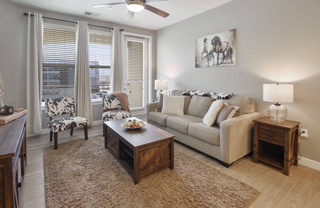 Pets Stay Free Amazing Apartment With a Hot Tub!