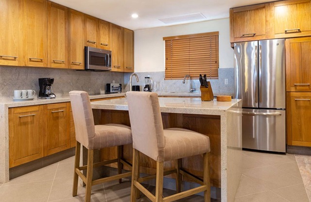 Amazing Beach Front Ocean View Suite!