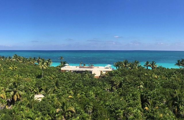 AMAZING BEACHFRONT VILLA IN SIAN KAAN