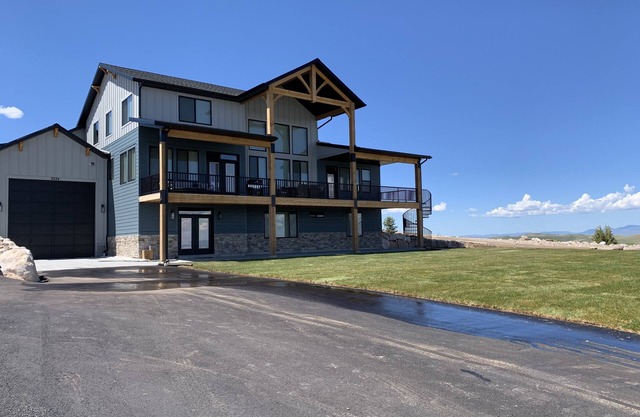 Amazing Bear Lake Cabin - Lake House - Moose Point w/ Private Pickleball Court
