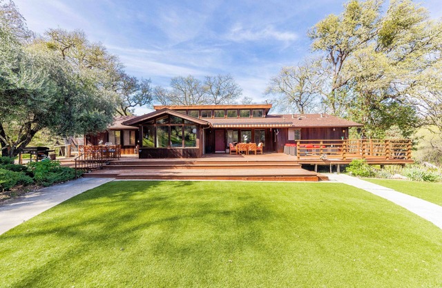 ***Amazing Beautiful Redwood Retreat Home