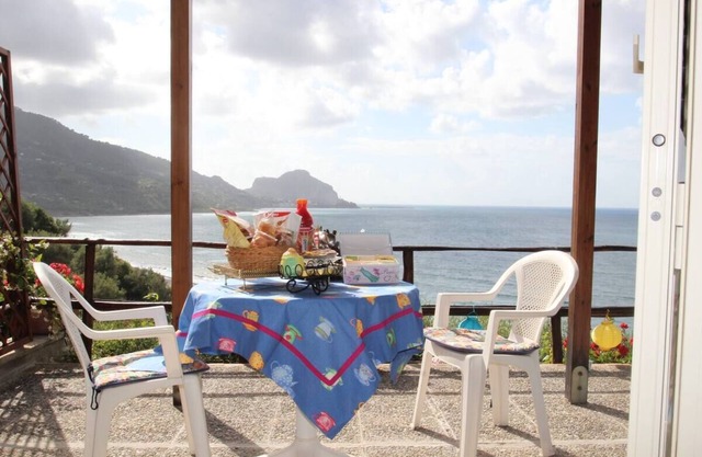 AMAZING CEFALU, pvt beach & Pool