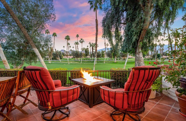 AMAZING CONDO ON GOLF COURSE w/ golf privileges on private course w/ golf cart!!