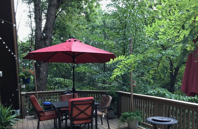 Amazing deck, nearby river access, close to Shenandoah Natl Park