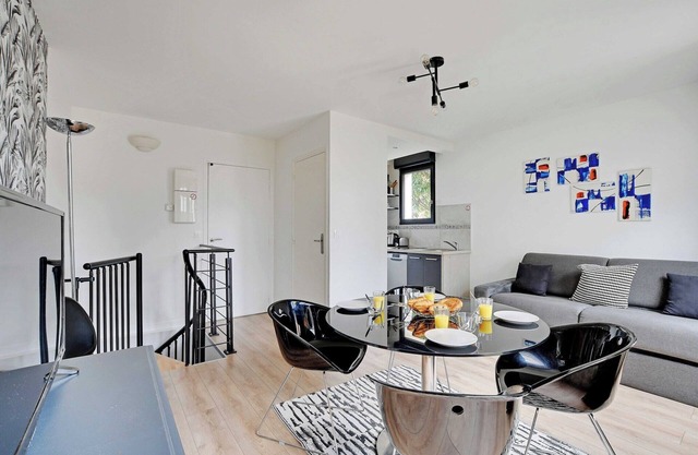 Erstaunliche Maisonette mit Sauna 1BR/4P im Herzen der Stadt Orly