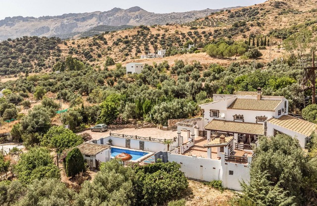 Amazing home in Villanueva de la Conce