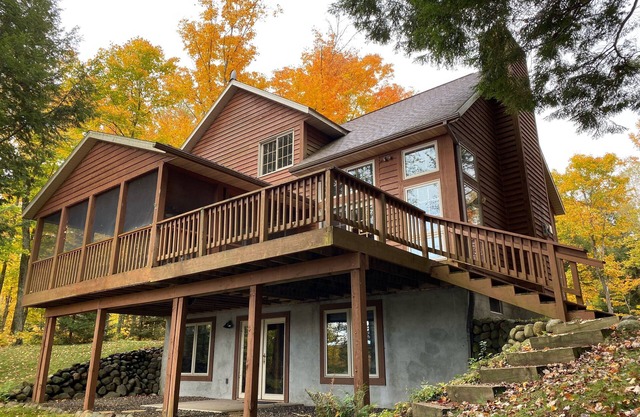 Amazing Fall Colors, Nature, Fireplaces, Screened Porch, Secluded!