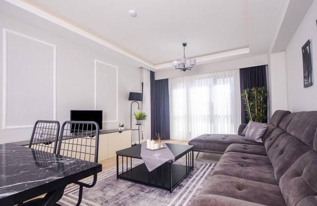 Amazing Flat near Metro with Balcony in Pendik