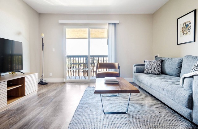 Amazing Foster City 2BR w/ Gym, Pool, W/D, near highways, by Blueground