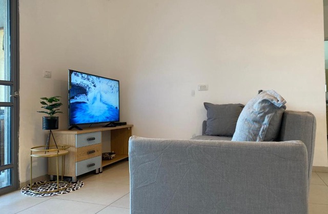 Amazing Garden Apartment - Middle Of Israel