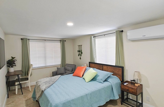 Amazing guest unit central location