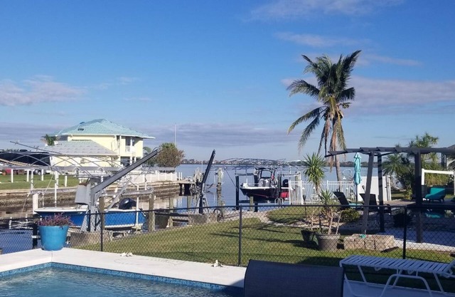 Amazing Gulf Cove Waterfront Home Heated Pool @ Myakka River Close to Englewood