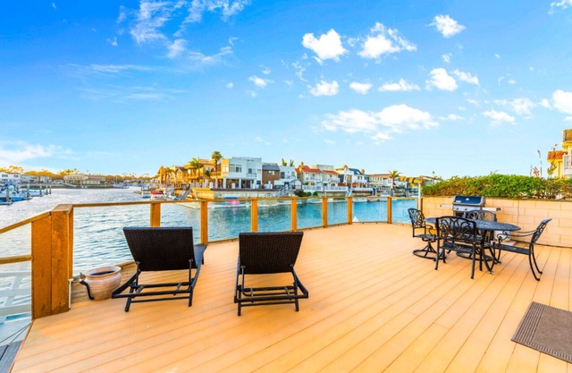 Waterfront Deck View W/Hot Tub, Prime Location