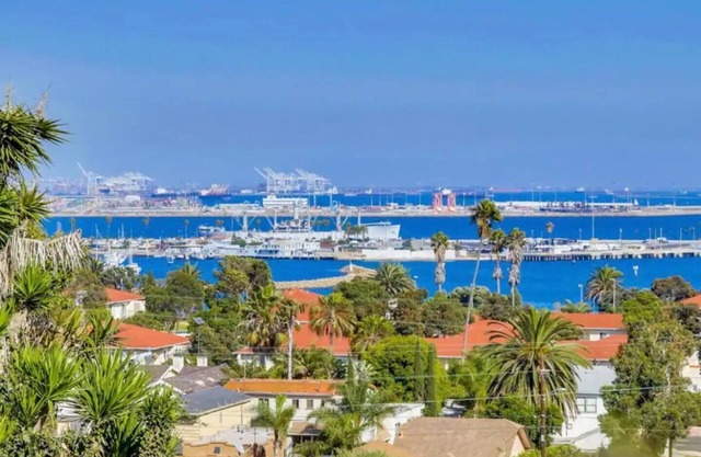 Amazing Harbor VIews, 3BR /2Ba Spanish Style, Minutes to Beach and Cruise Ports!