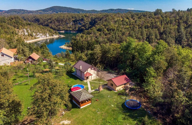Tolles Haus in Bosiljevo mit Küche