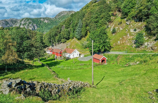 Schönes Haus in Hidrasund mit WLAN