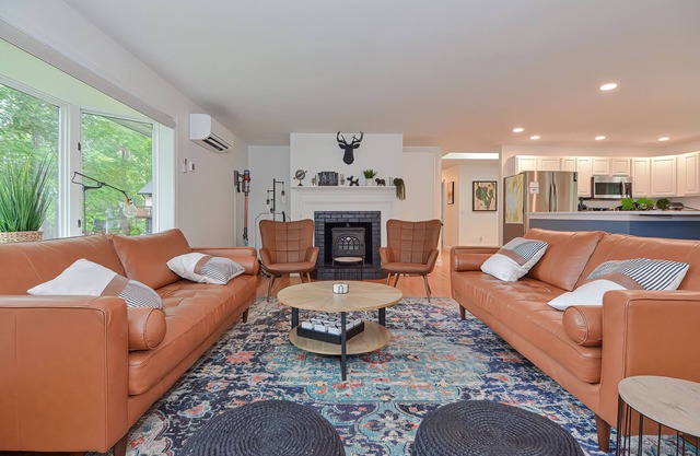Amazing HUGE 6 bdrm Sebago Lake Waterfront Home